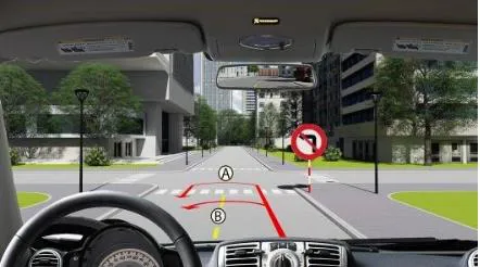 Hình gốc của câu 550: đối chiếu vị trí xe, biển và hướng mũi tên với câu hỏi.